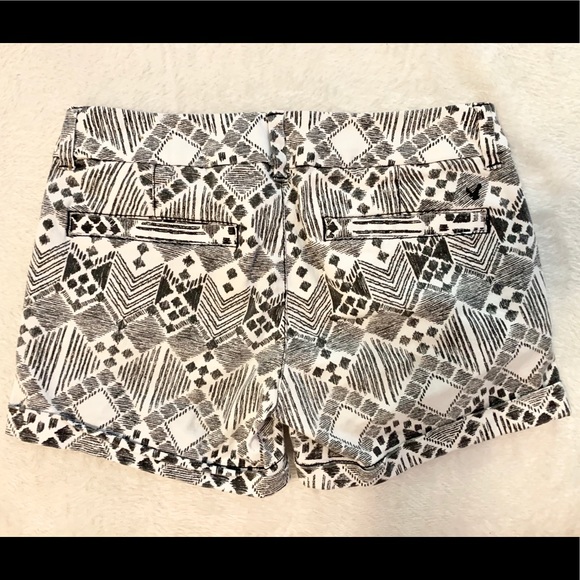 American Eagle Midi Black and White Aztec Shorts - Picture 3 of 5